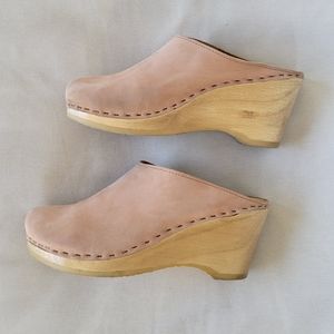 No. 6 Old School Clogs 39